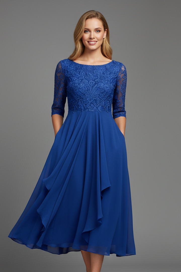 Dress with Round Neckline and Short Sleeves