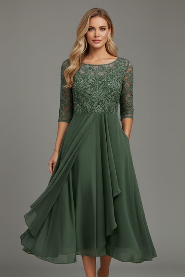 Dress with Round Neckline and Short Sleeves