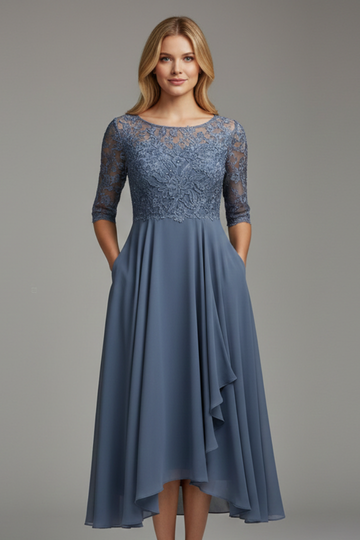 Dress with Round Neckline and Short Sleeves