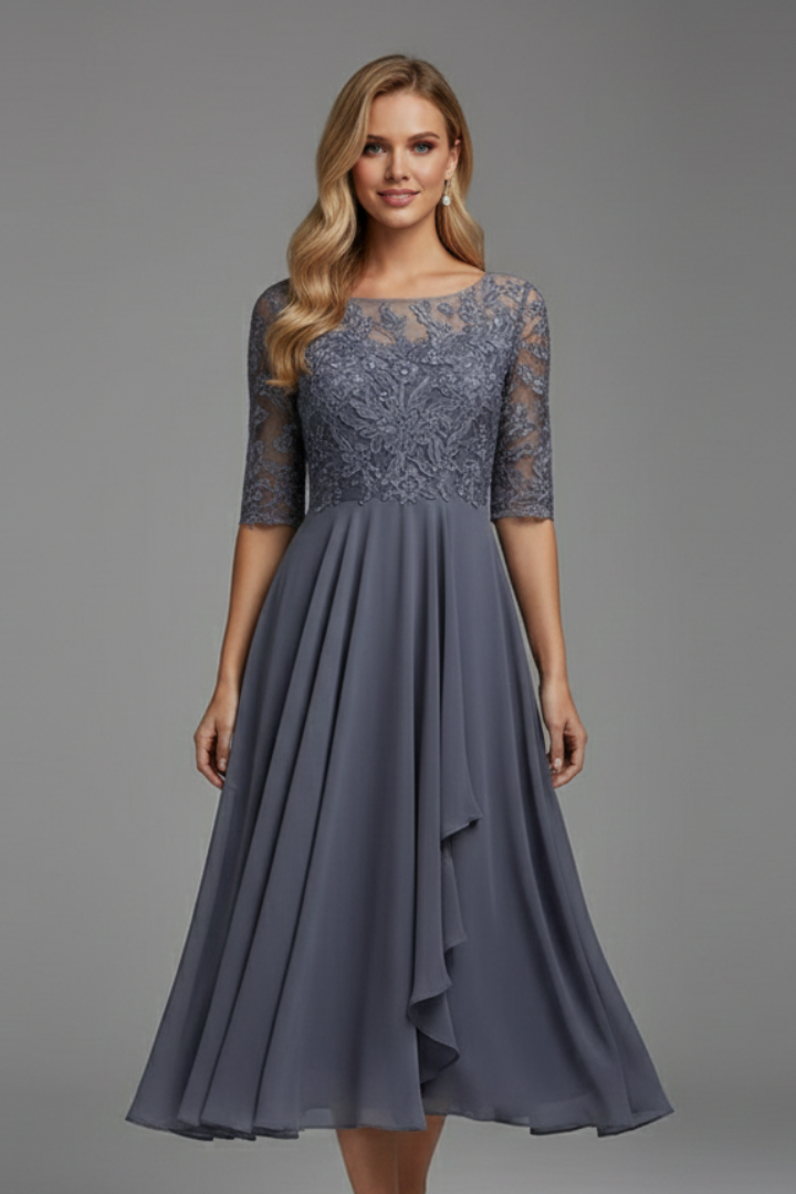 Dress with Round Neckline and Short Sleeves