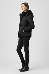 Women's Insulated Jacket with Secure Fit and Strong